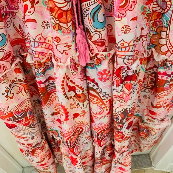 Beautiful plus dress - Picture 3 of 5